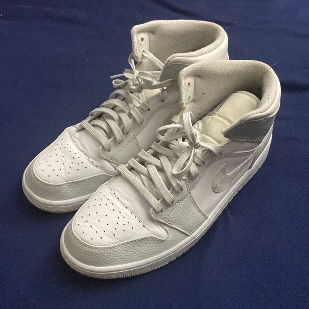Jordan 1 mid white camo